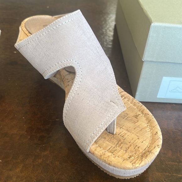 Donald plainer distressed metallic mushroom colored wedge heel sandal. - Picture 9 of 10